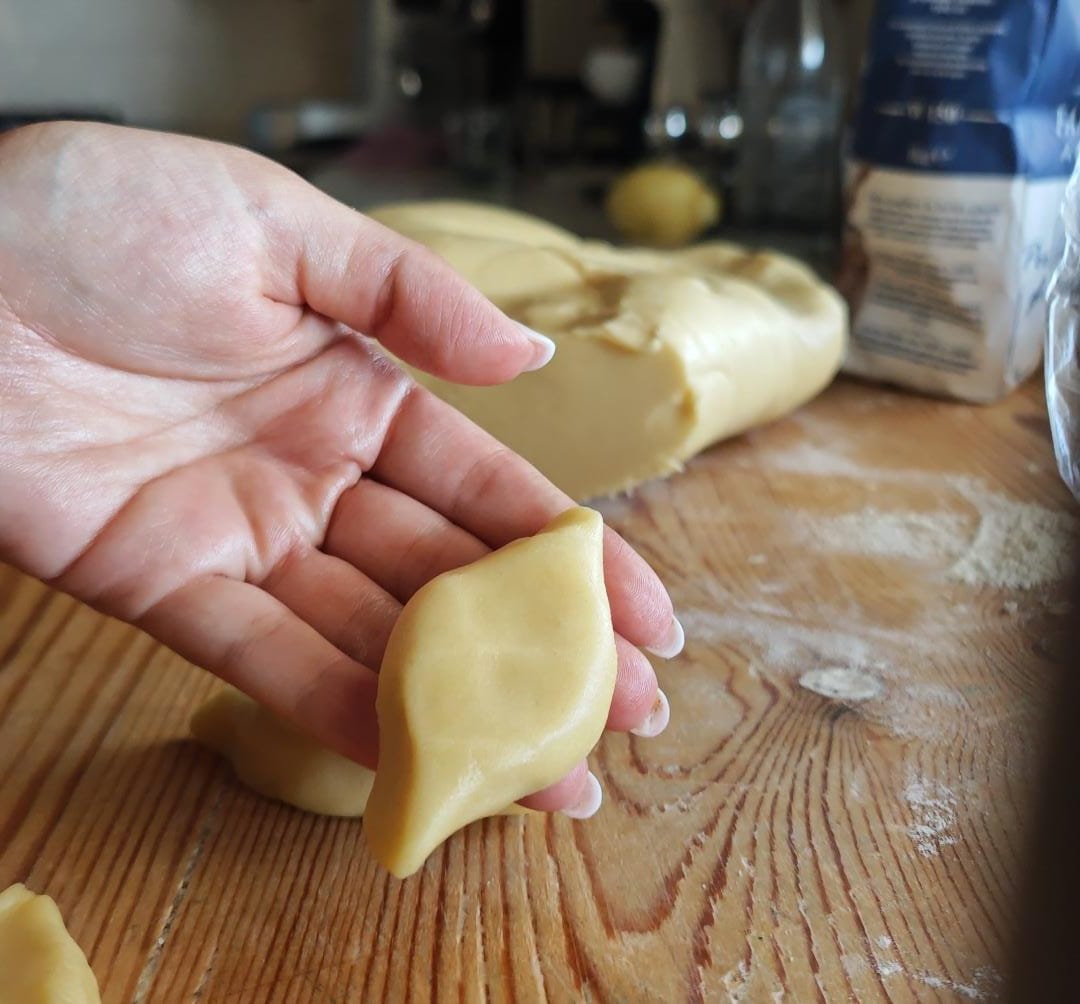 Limoni di frolla con crema pasticcera — Passo 2
